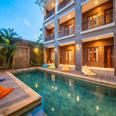 Gelatik Bed And Breakfast Seminyak Buitenkant foto