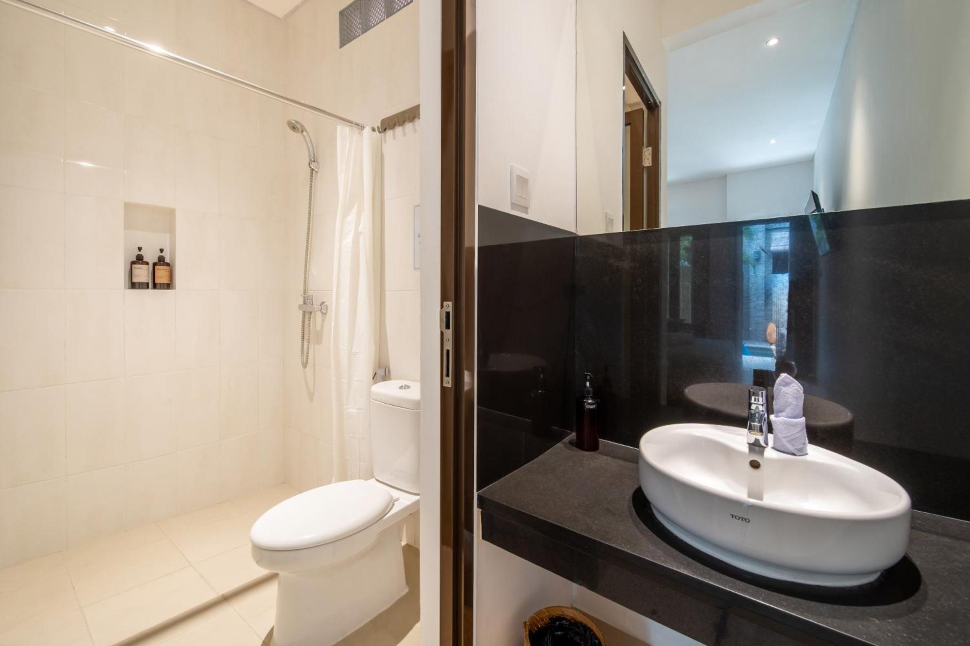 Gelatik Bed And Breakfast Seminyak Buitenkant foto