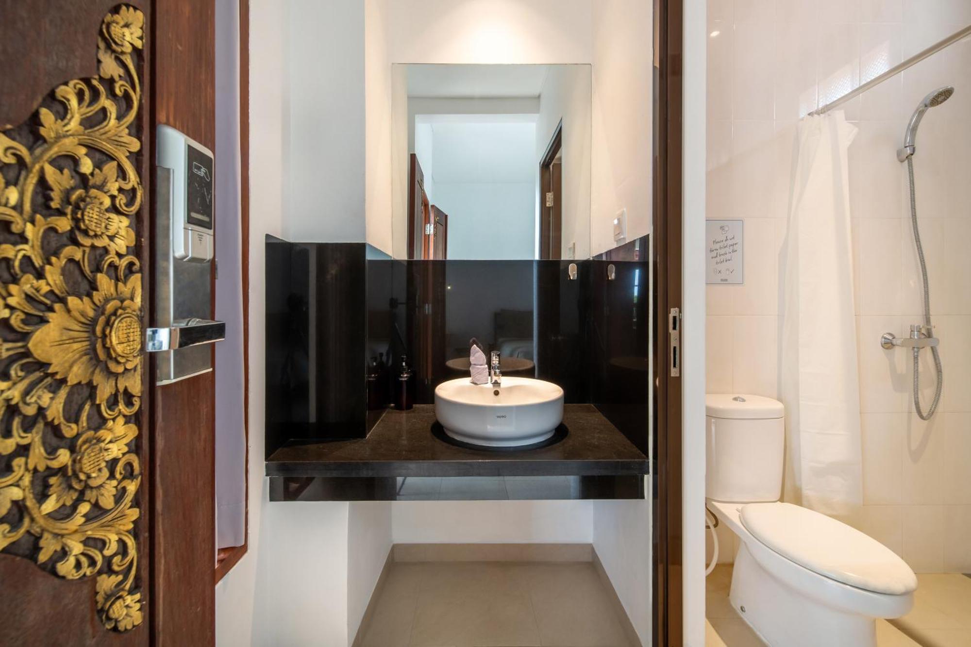 Gelatik Bed And Breakfast Seminyak Buitenkant foto