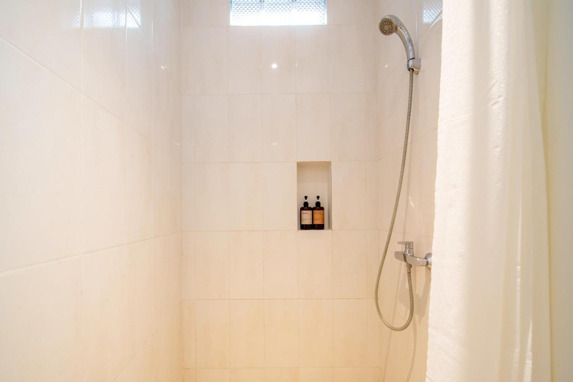 Gelatik Bed And Breakfast Seminyak Kamer foto
